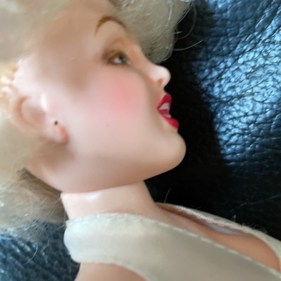 Marilyn Monroe The Seven Year Itch Doll - Picture 14 of 14